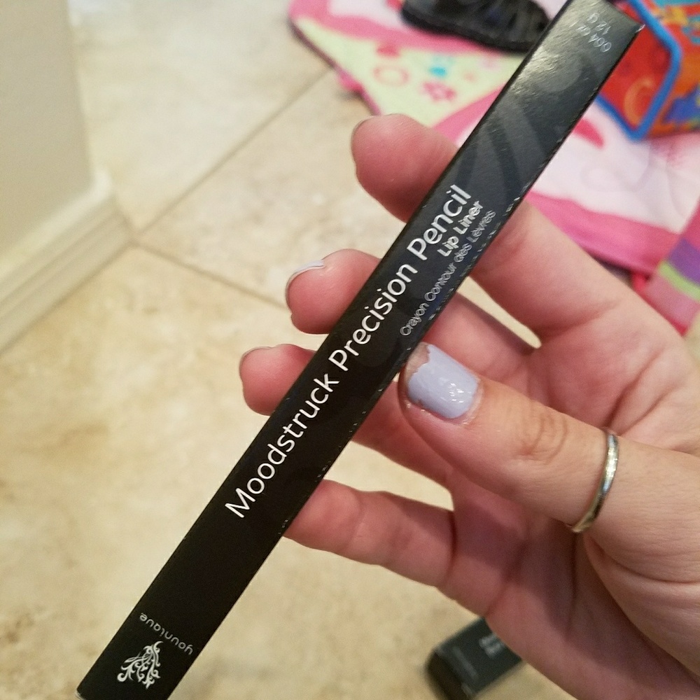 Younique Lip Liner